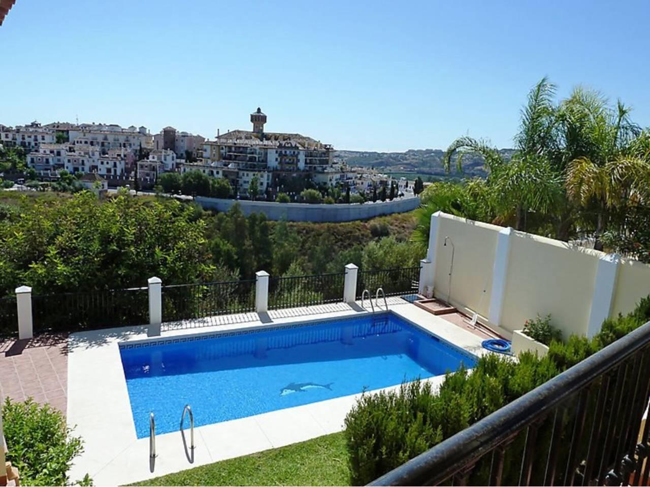 Casa de 3 Dormitorios y 2 Baños en alquiler vacacional en Calahonda, Mijas