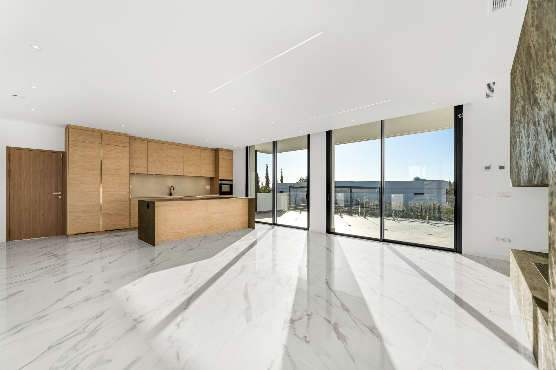 6 спални - Вила за продажба в El Paraiso, Estepona
