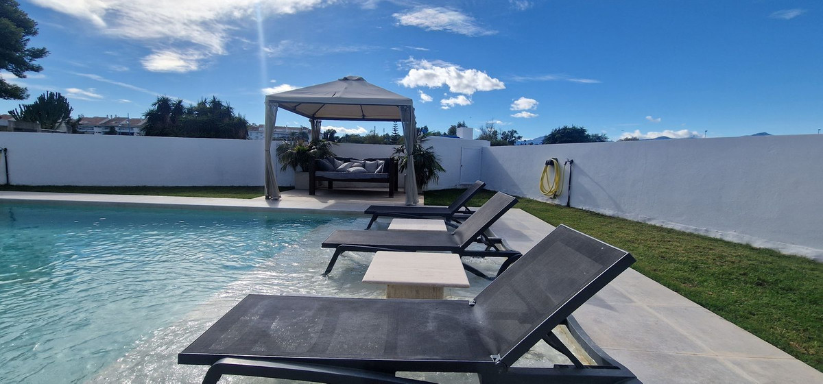Casa de 3 Dormitorios en venta en San Pedro de Alcántara