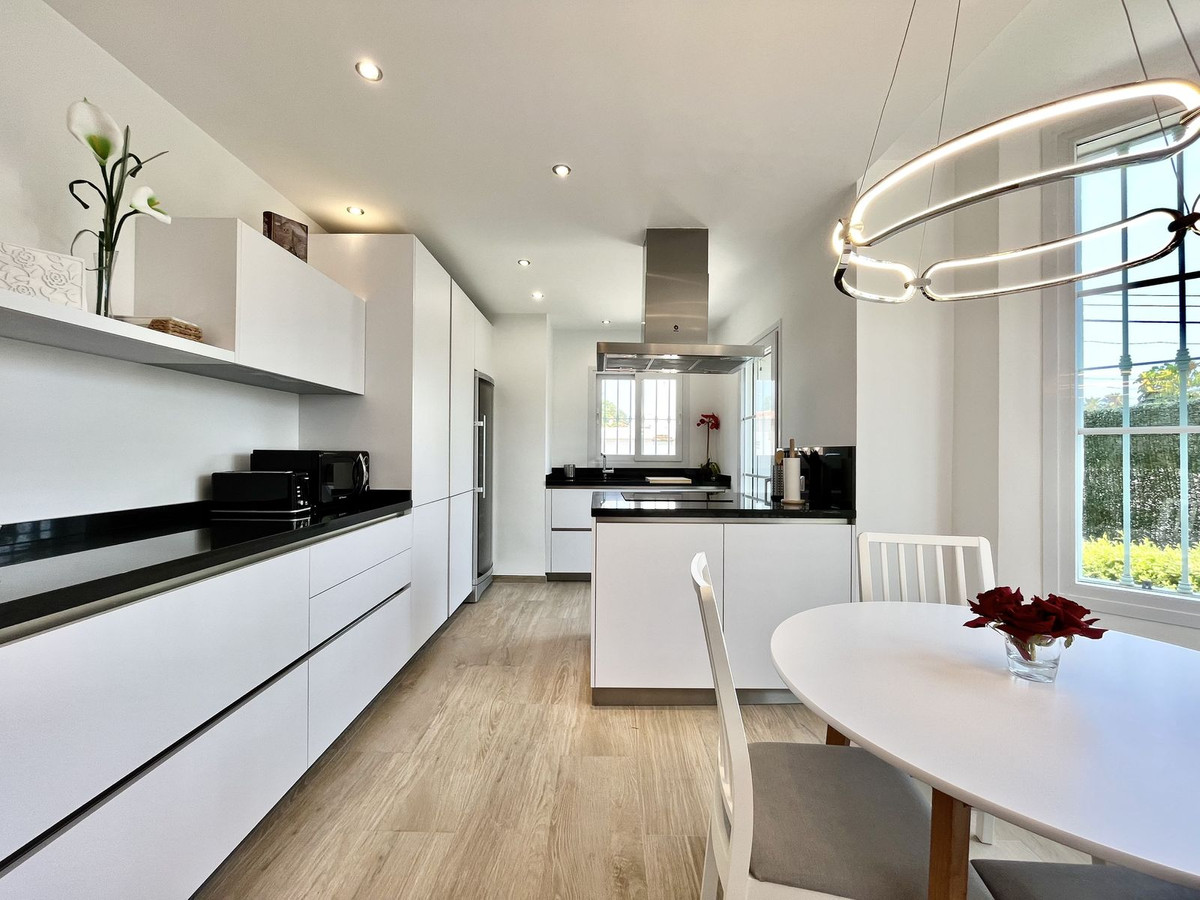 Casa de 4 Dormitorios y 3 Baños en alquiler vacacional en San Pedro de Alcántara