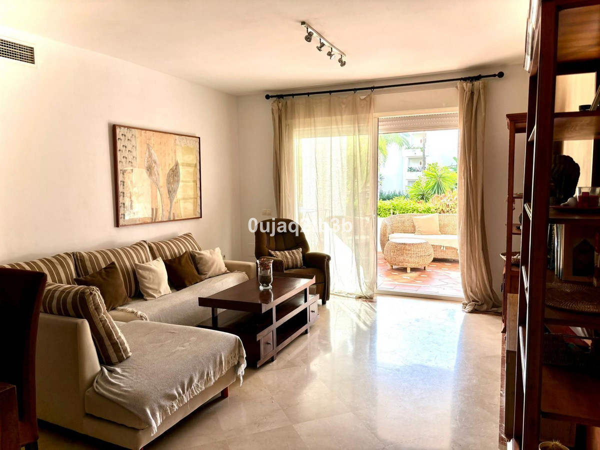 Piso de 2 Dormitorios y 2 Baños en alquiler vacacional en Estepona