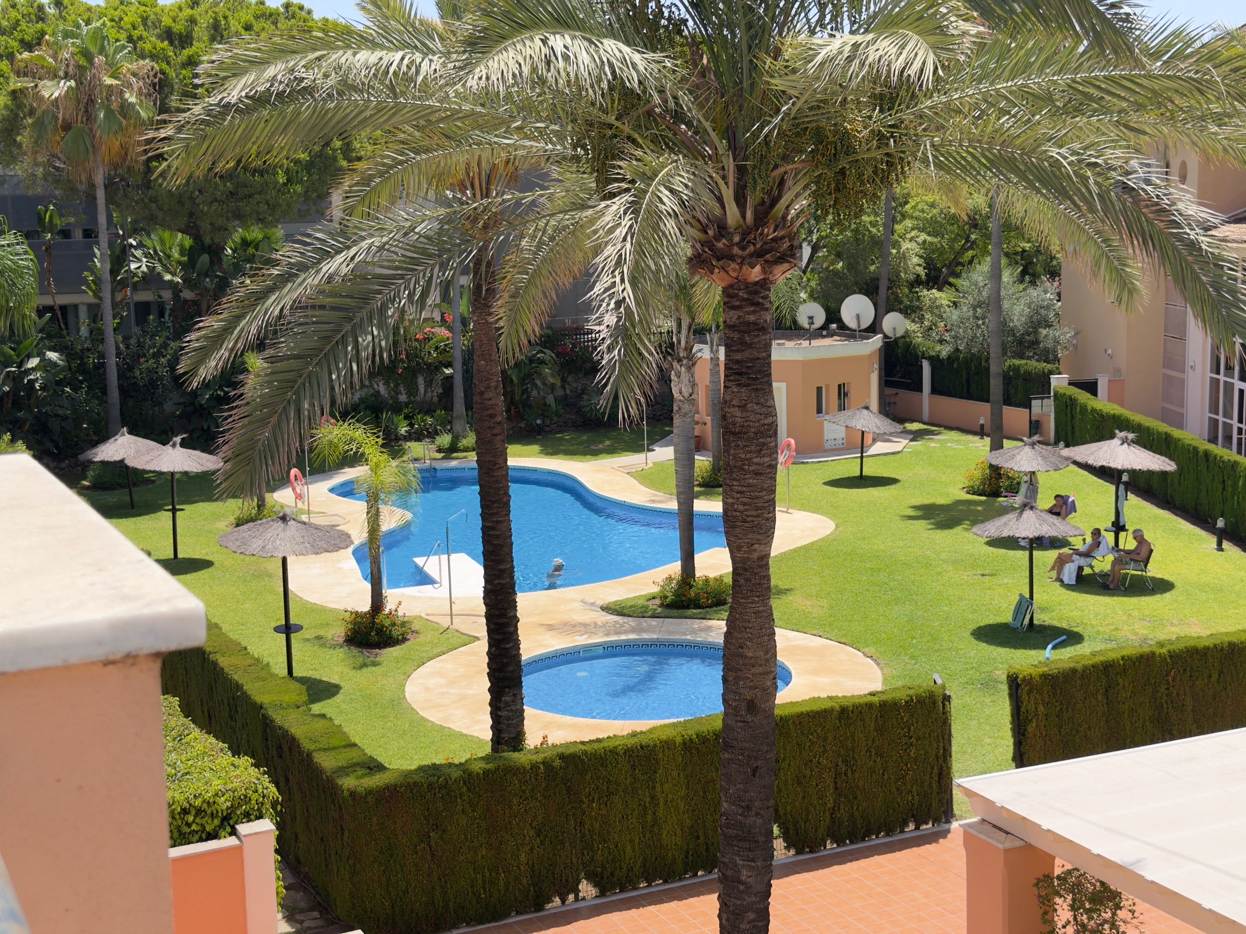 Piso de 1 Dormitorio en venta en Costabella, Marbella