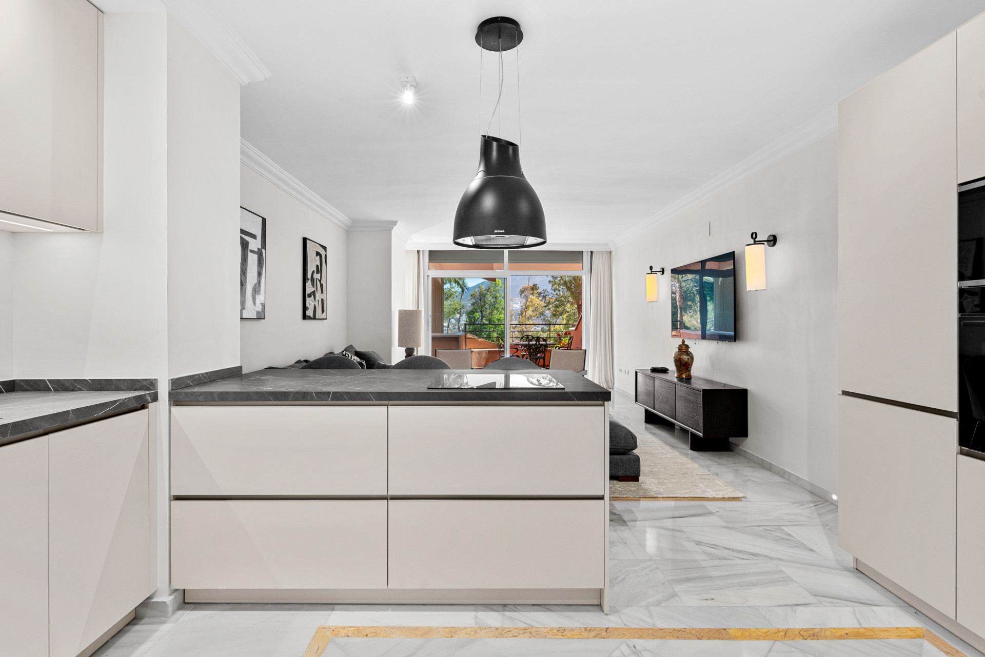 Piso de 3 Dormitorios en alquiler en Nueva Andalucía, Marbella