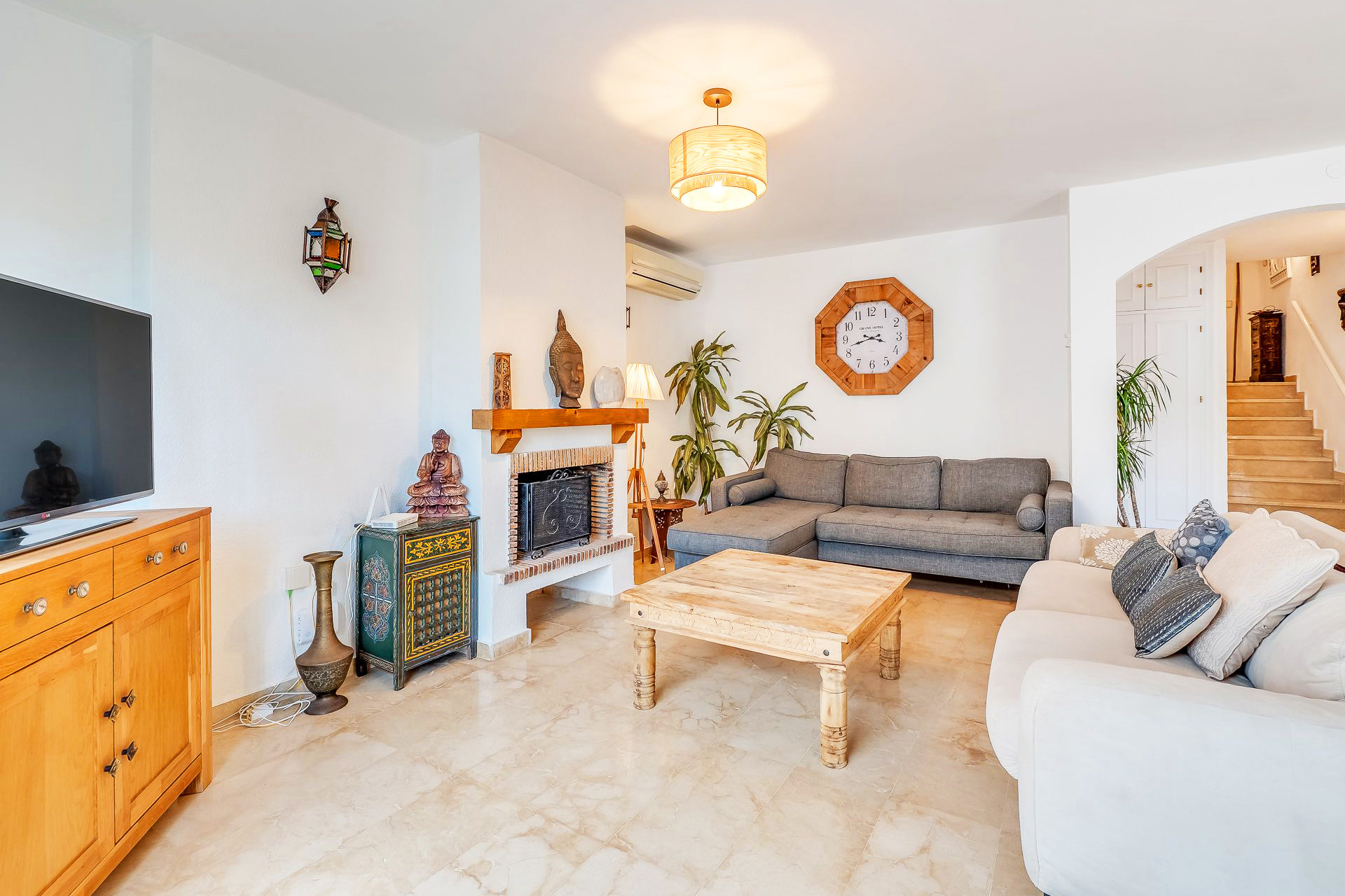 Casa Adosada de 3 Dormitorios en venta en Costabella, Marbella