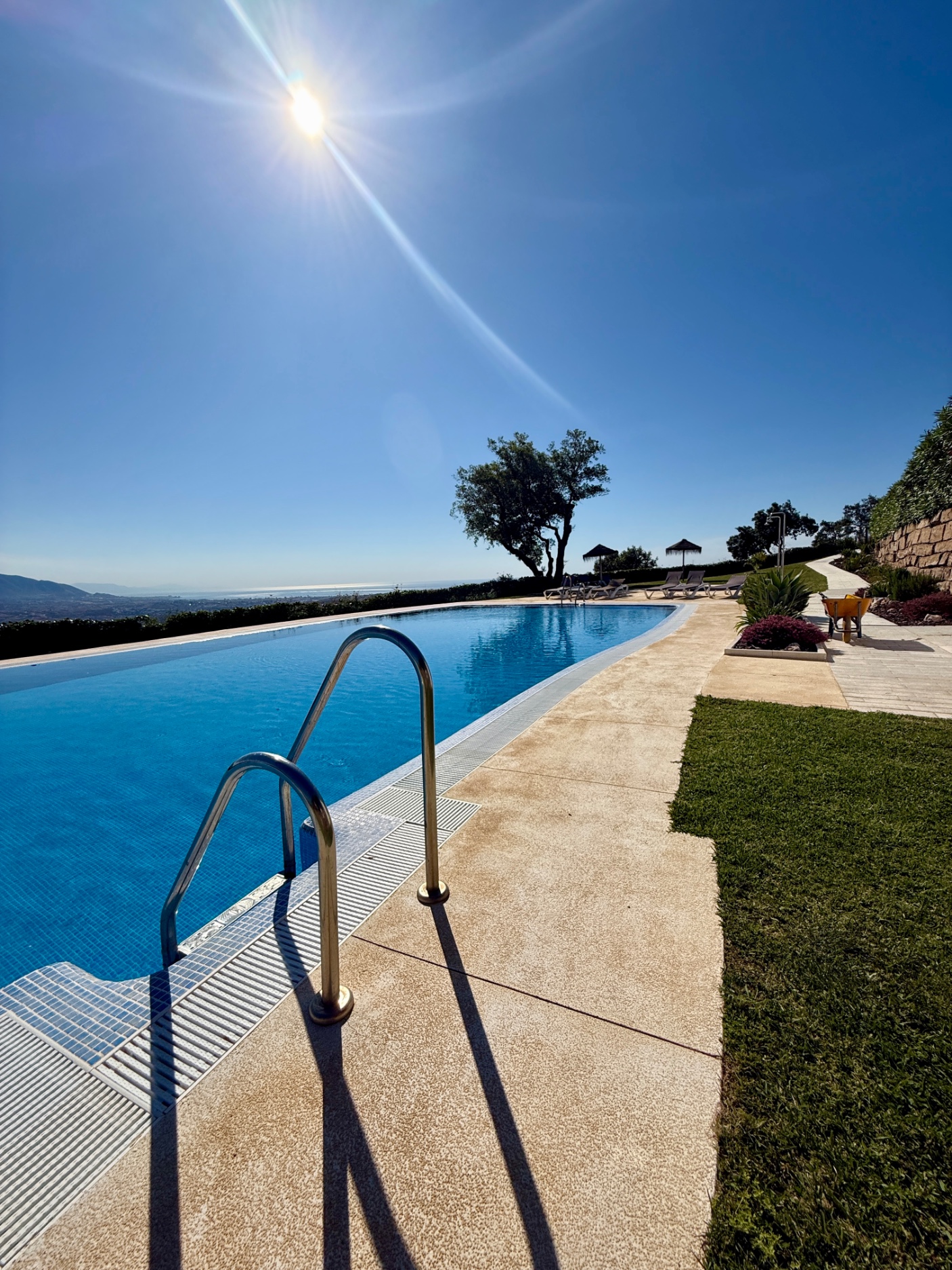 Casa de 4 Dormitorios en alquiler vacacional en La Mairena, Marbella
