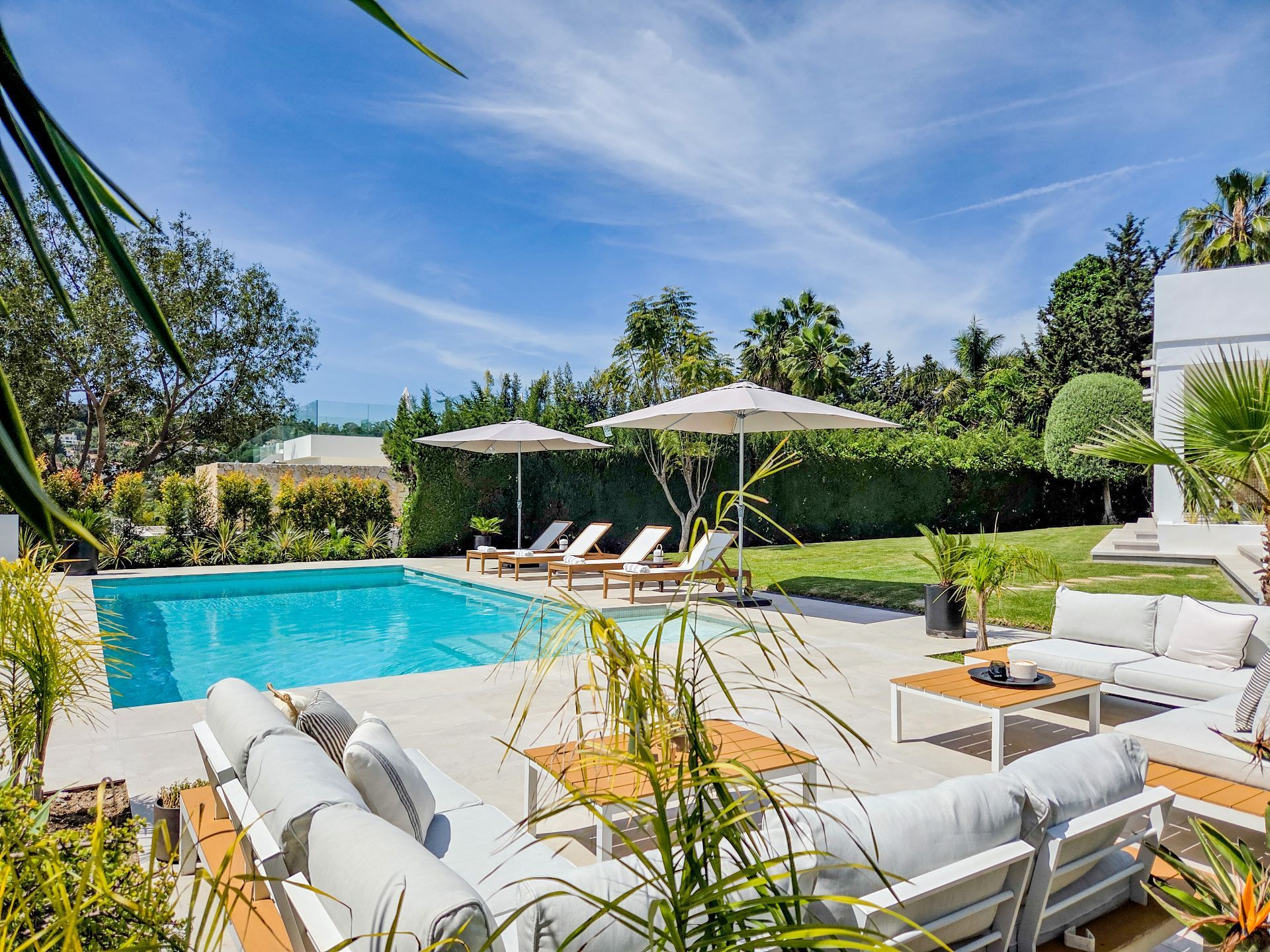 5 спални, 5 бани - Вила за продажба в Nueva Andalucia, Marbella