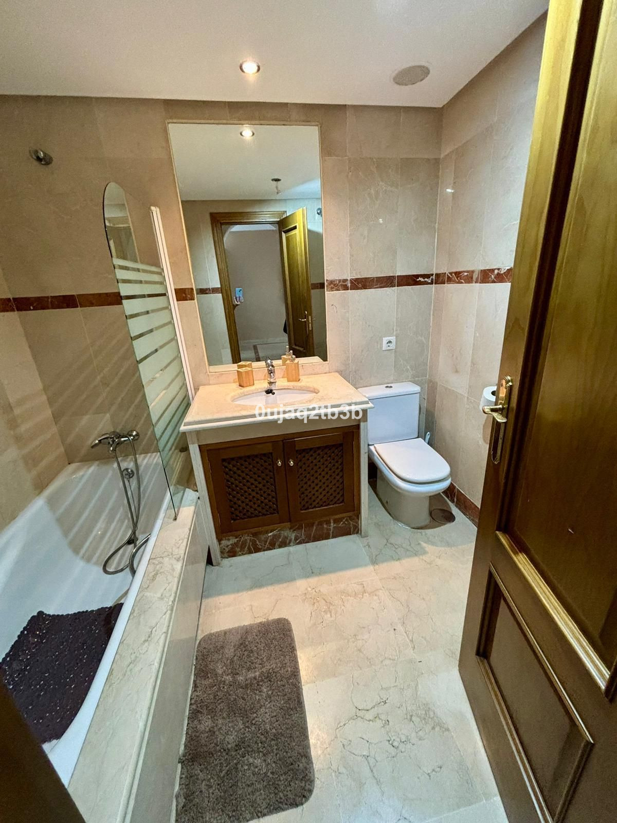 Piso de 2 Dormitorios y 2 Baños en alquiler vacacional en Estepona