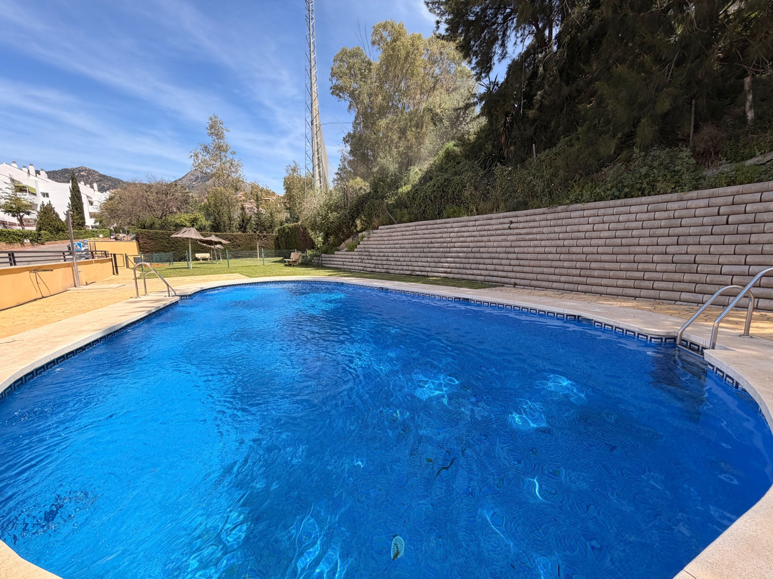 Piso de 2 Dormitorios en venta en Torrequebrada, Benalmádena