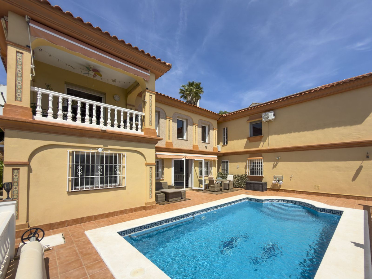 Casa de 5 Dormitorios en venta en Coin