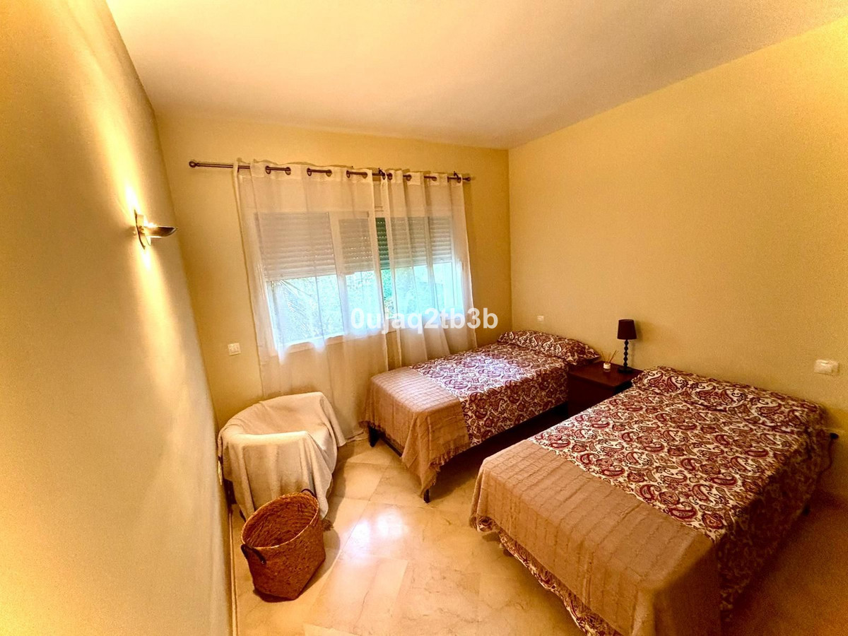 Piso de 2 Dormitorios y 2 Baños en alquiler vacacional en Estepona