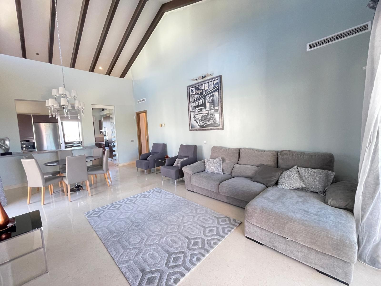 3 спални, 4 бани - Апартамент под наем в La Alqueria, Benahavis