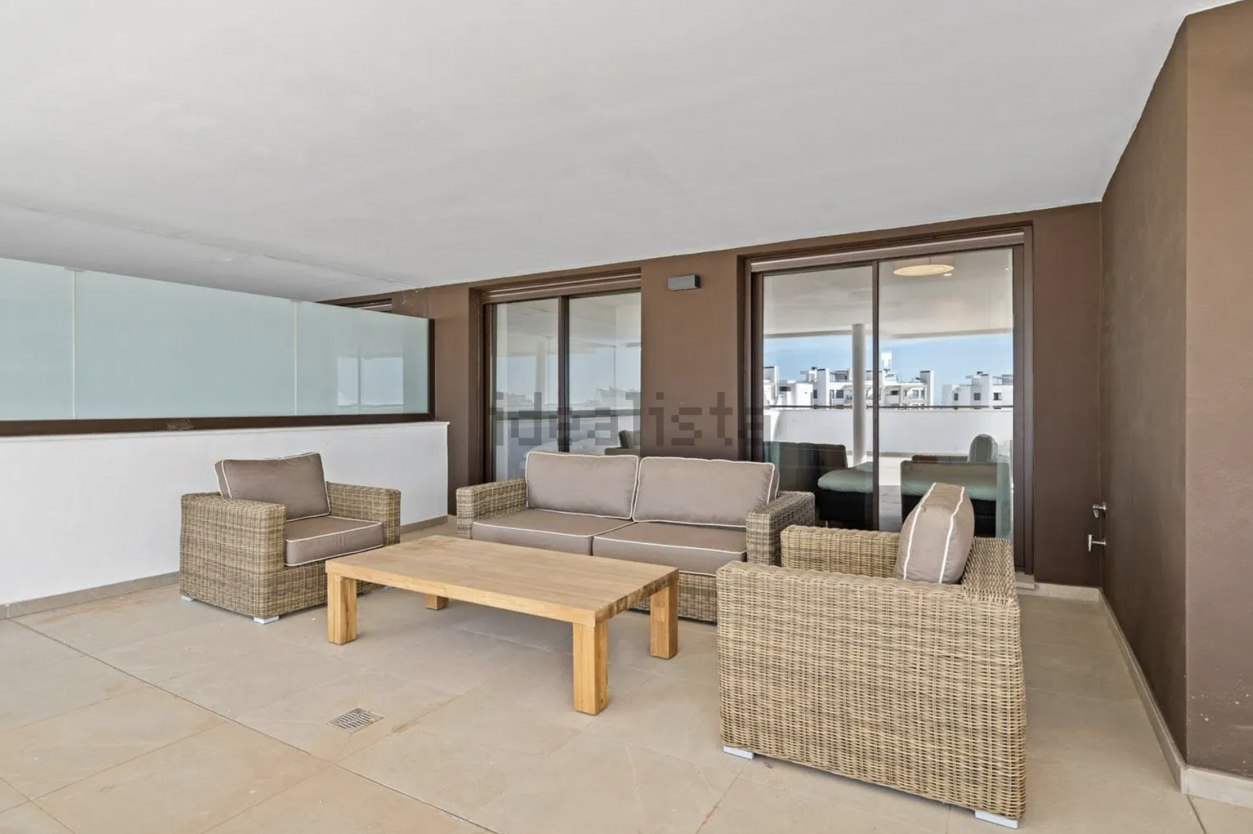 Piso de 3 Dormitorios y 2 Baños en venta en Elda