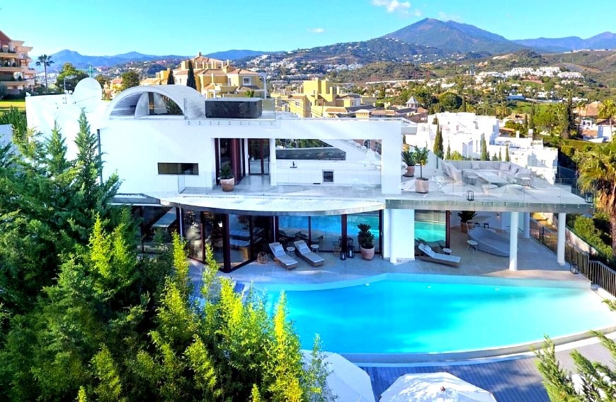 7 Bed - Villa Holiday Rental in Nueva Andalucia, Marbella