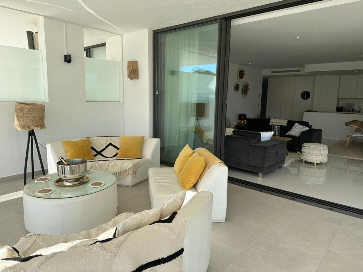 Piso de 3 Dormitorios y 2 Baños en venta en Estepona