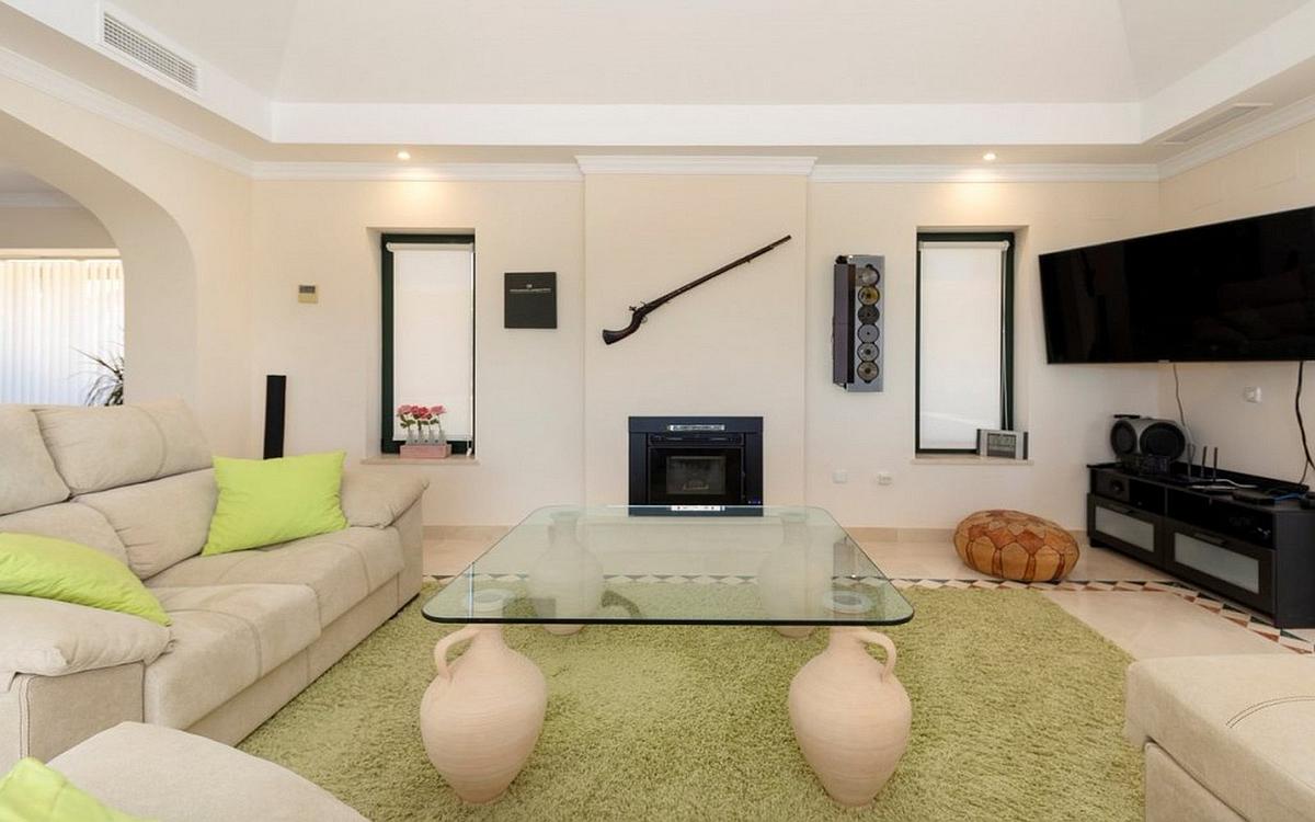Casa de 6 Dormitorios y 4 Baños en venta en Cádiz