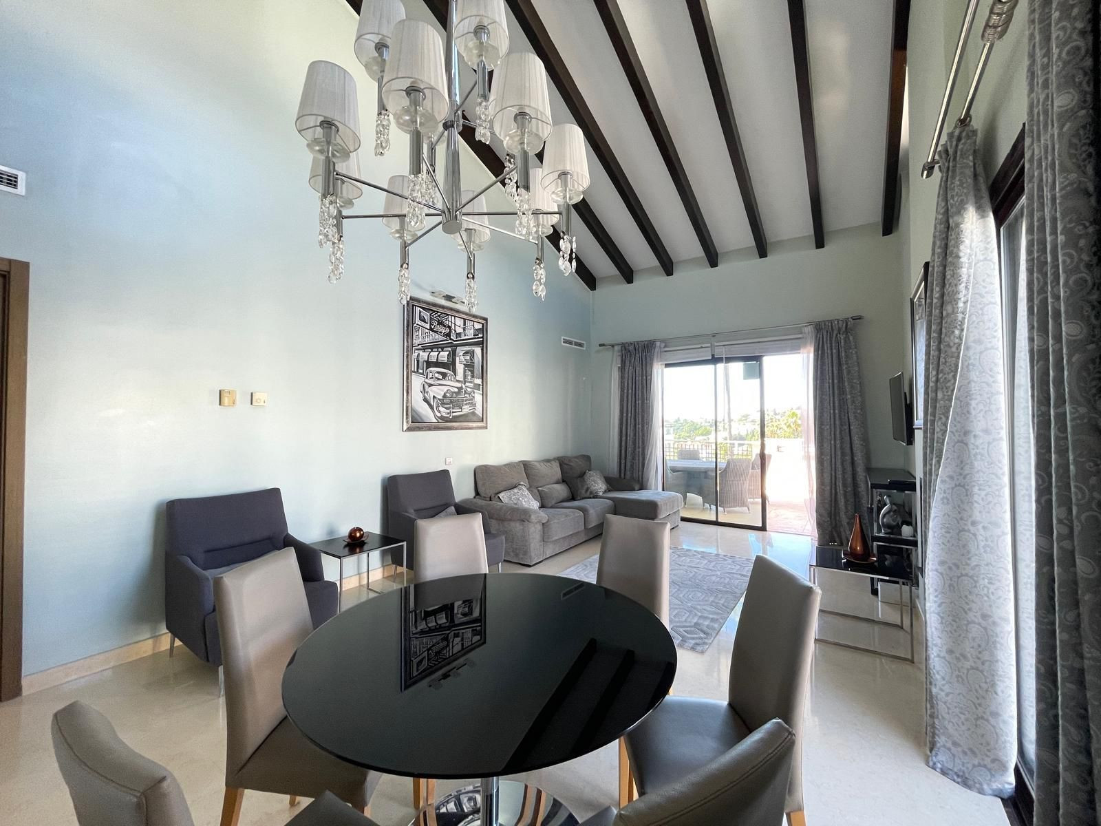 3 спални, 4 бани - Апартамент под наем в La Alqueria, Benahavis