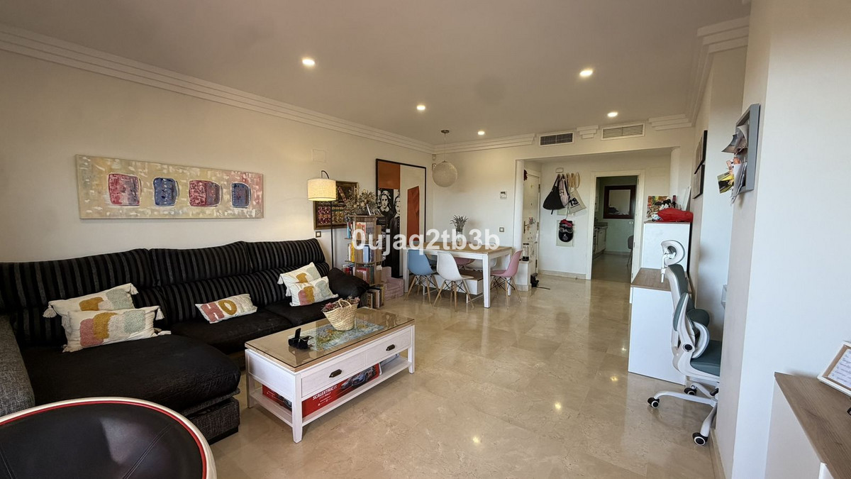Piso de 2 Dormitorios y 2 Baños en venta en Benahavís