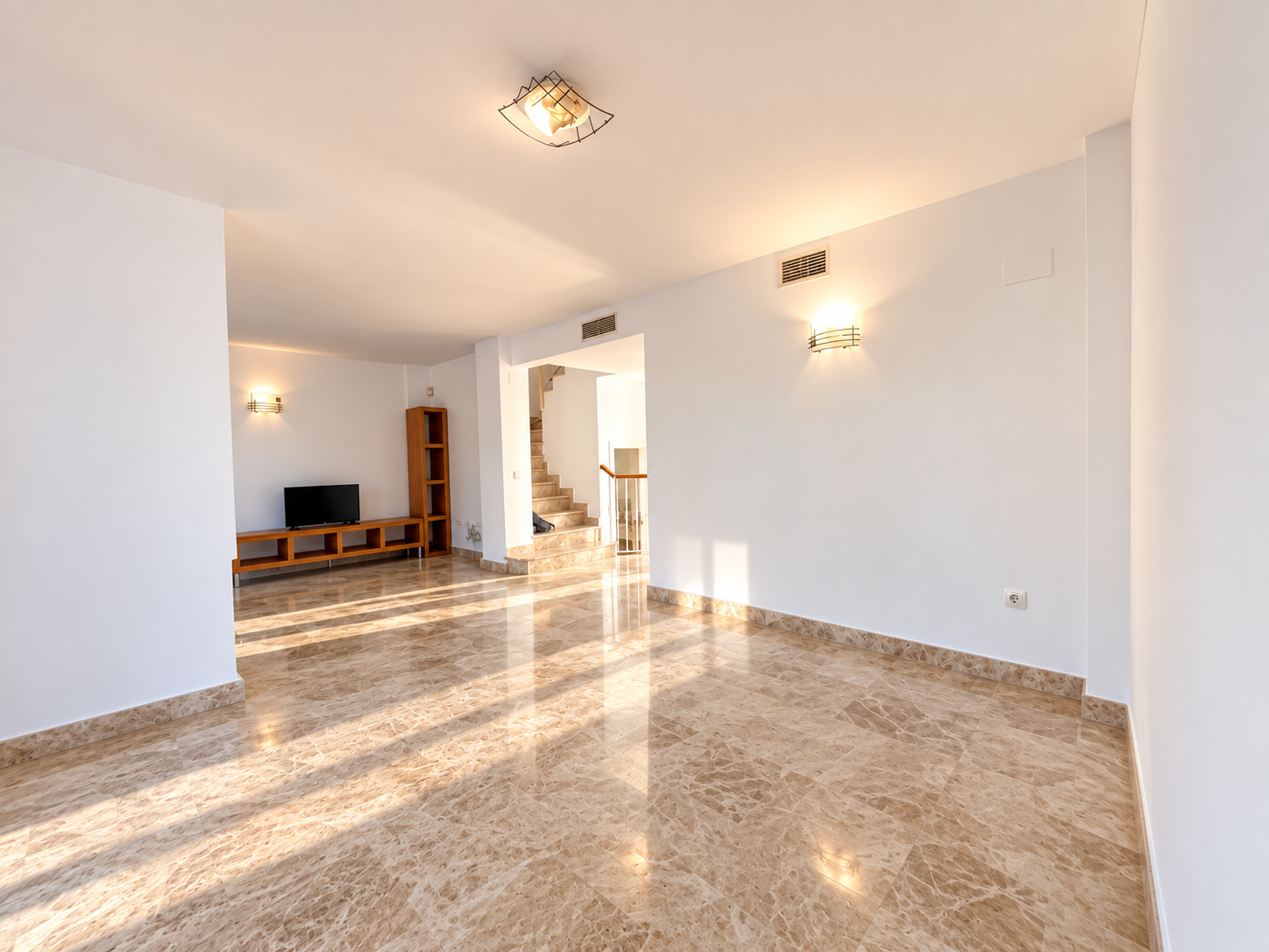 3 спални, 3 бани - Редова къща за продажба в Nueva Andalucia, Marbella