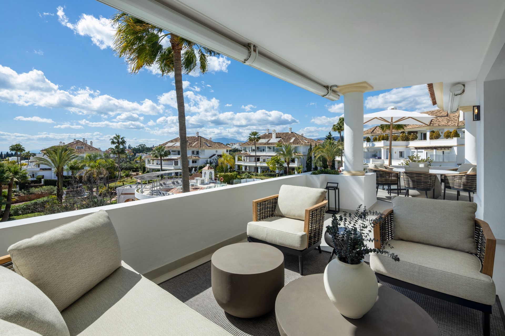 Casa Adosada de 3 Dormitorios en venta en Milla de Oro, Marbella