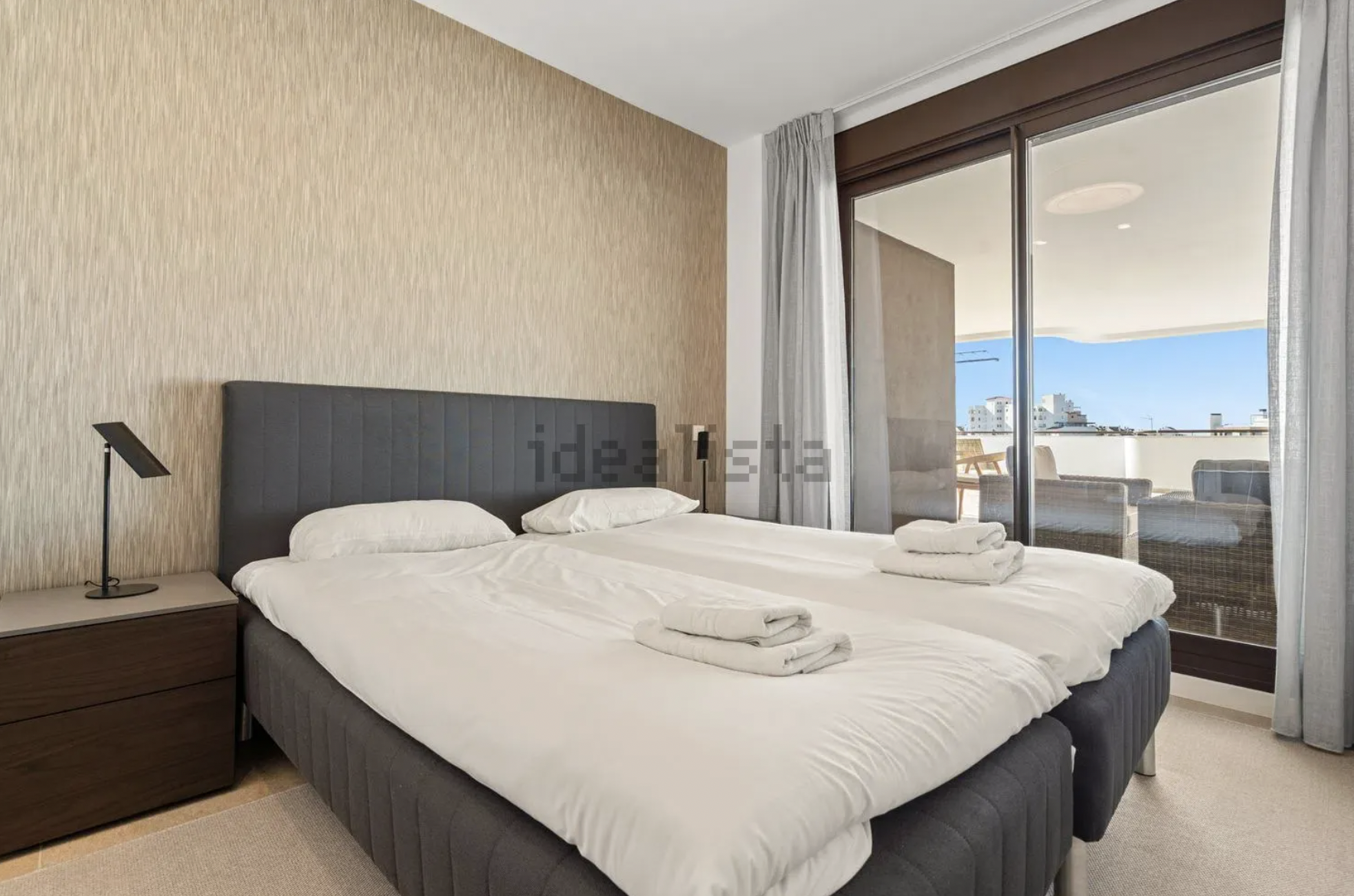 Piso de 3 Dormitorios y 2 Baños en venta en Elda