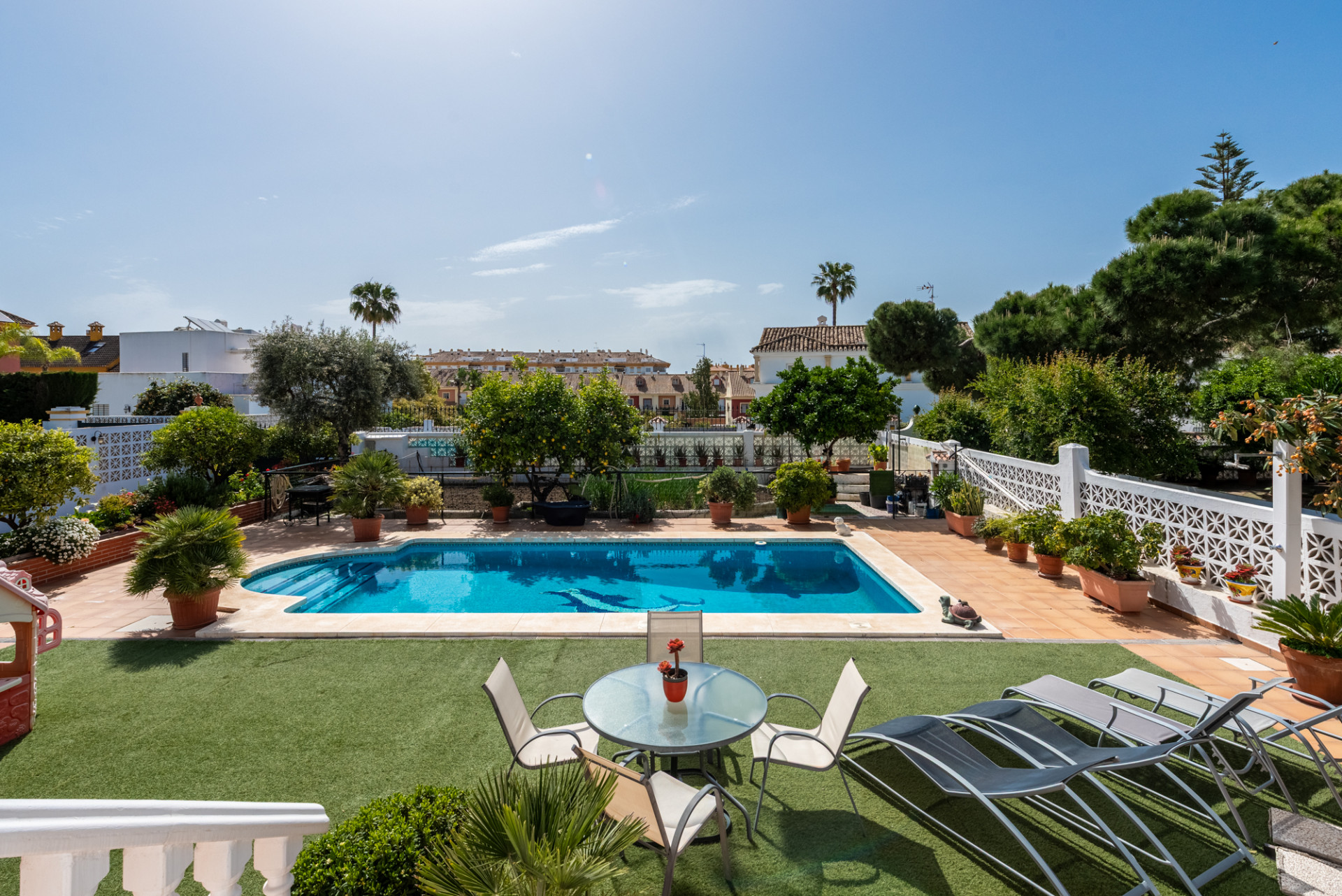 Casa de 6 Dormitorios y 5 Baños en venta en San Pedro de Alcántara