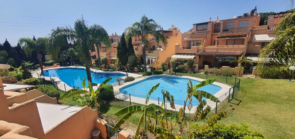 Casa de 4 Dormitorios en venta en Nagüeles, Marbella