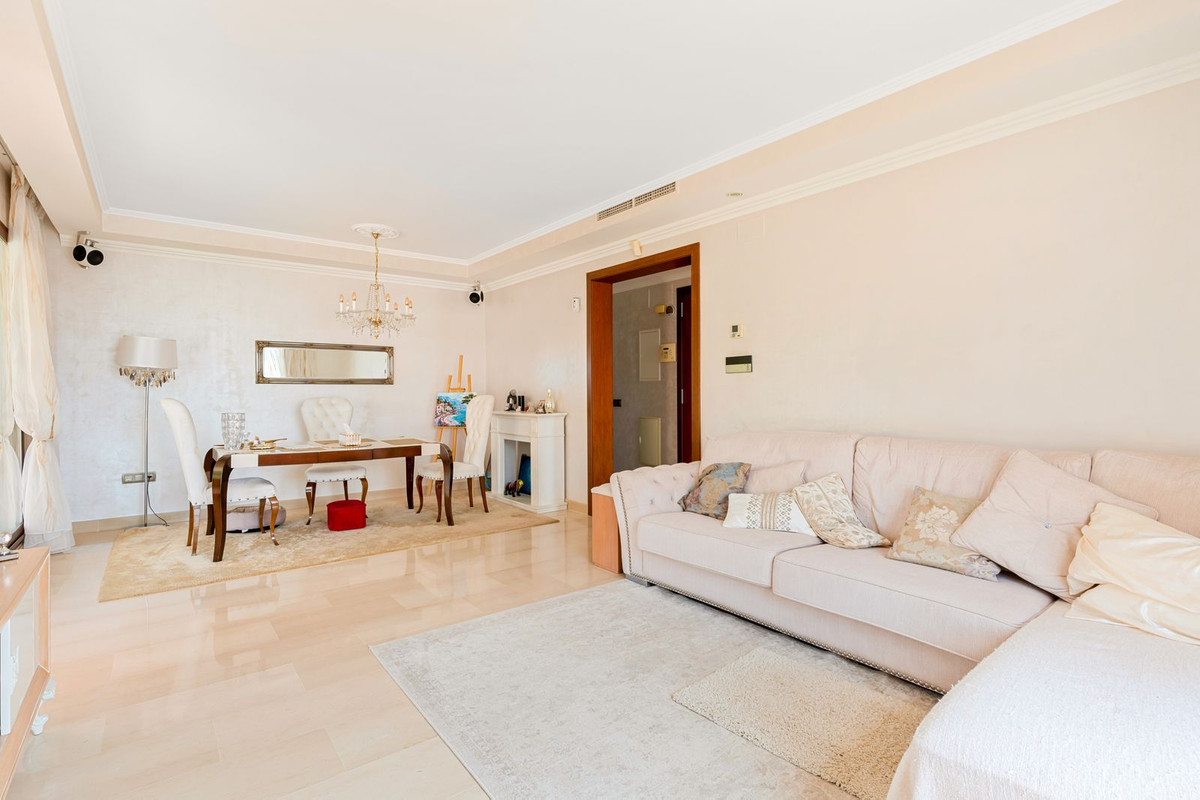 2 Bed - Penthouse for Sale in Nueva Andalucia, Marbella