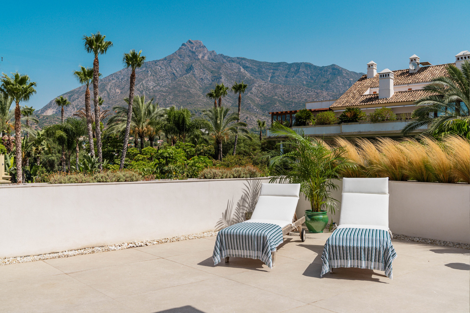 3 Bed, 3 Bath - Penthouse for Sale in Marbella Golden Mile