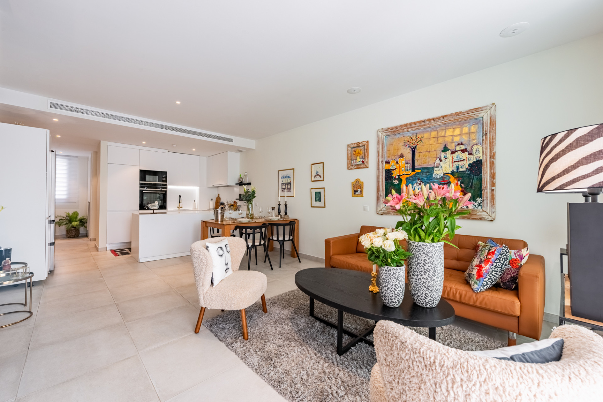 Piso de 2 Dormitorios y 2 Baños en venta en El Paraíso, Estepona
