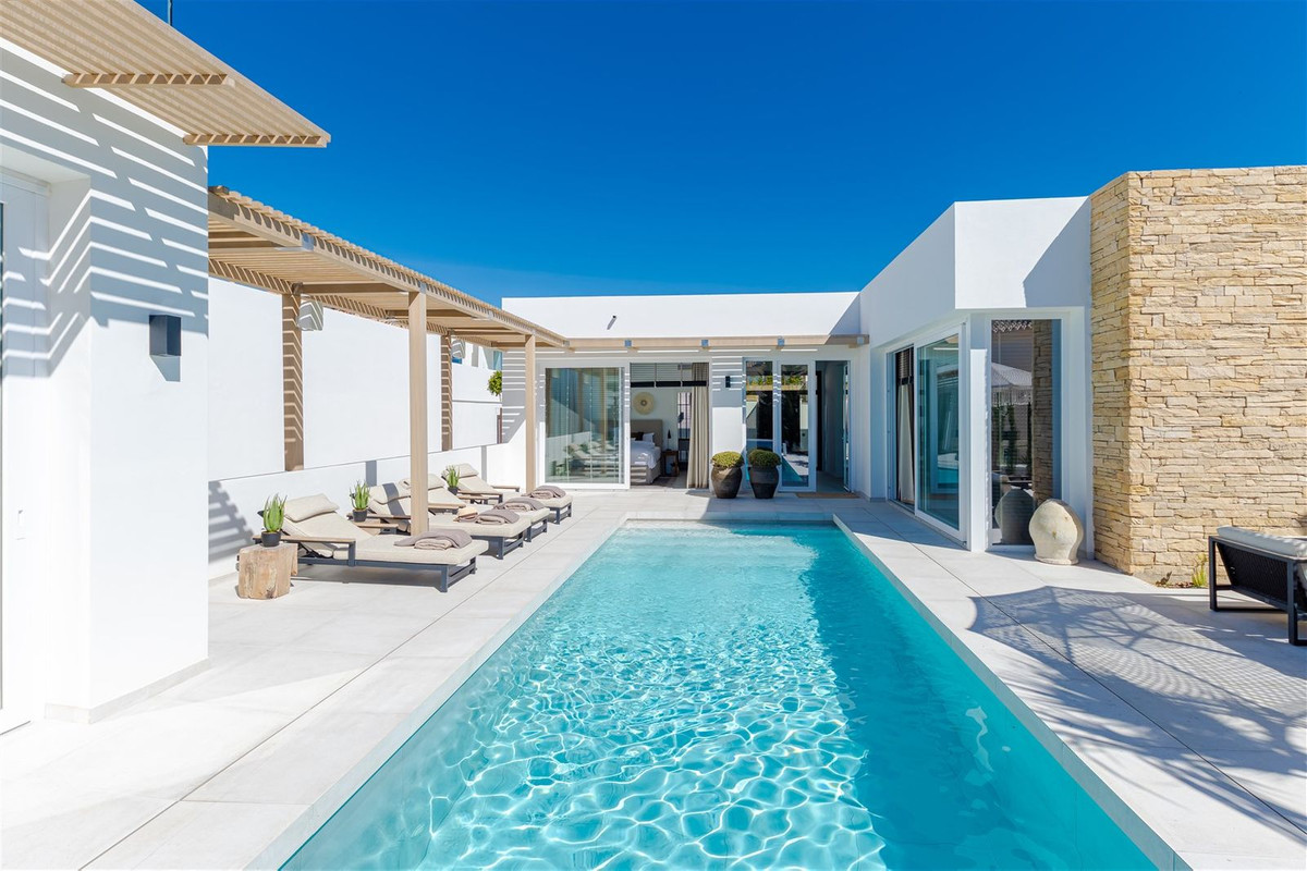 9 Bed, 11 Bath - Villa for Sale in Riviera del Sol, Mijas