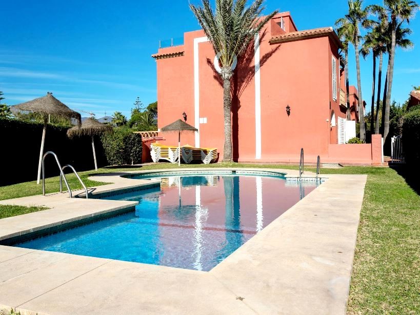Casa Adosada de 3 Dormitorios y 3 Baños en alquiler vacacional en Marbella Centro