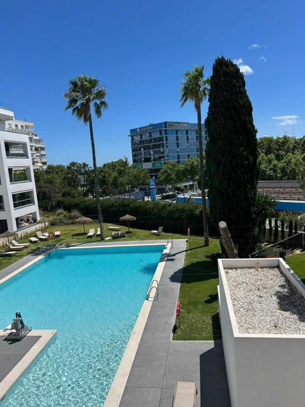 Piso de 3 Dormitorios y 2 Baños en alquiler en Marbella
