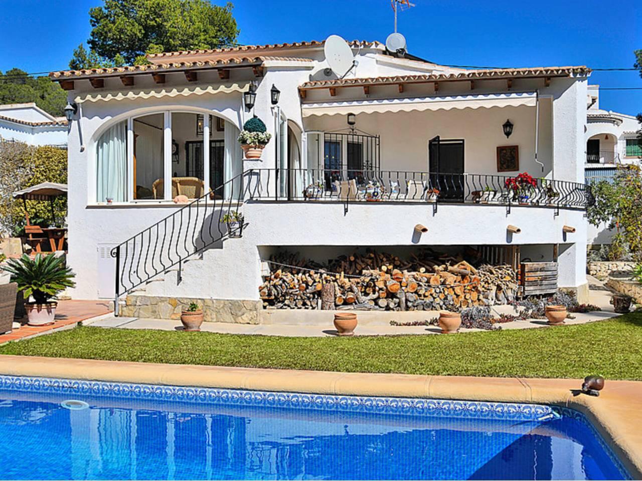 Casa Adosada de 2 Dormitorios en alquiler vacacional en Moraira