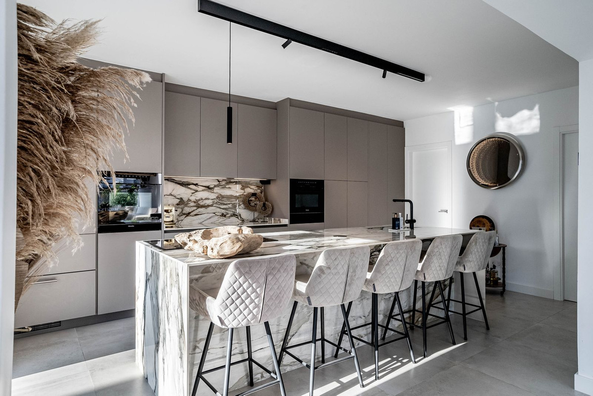 Casa de 6 Dormitorios y 6 Baños en alquiler vacacional en Nagüeles, Marbella