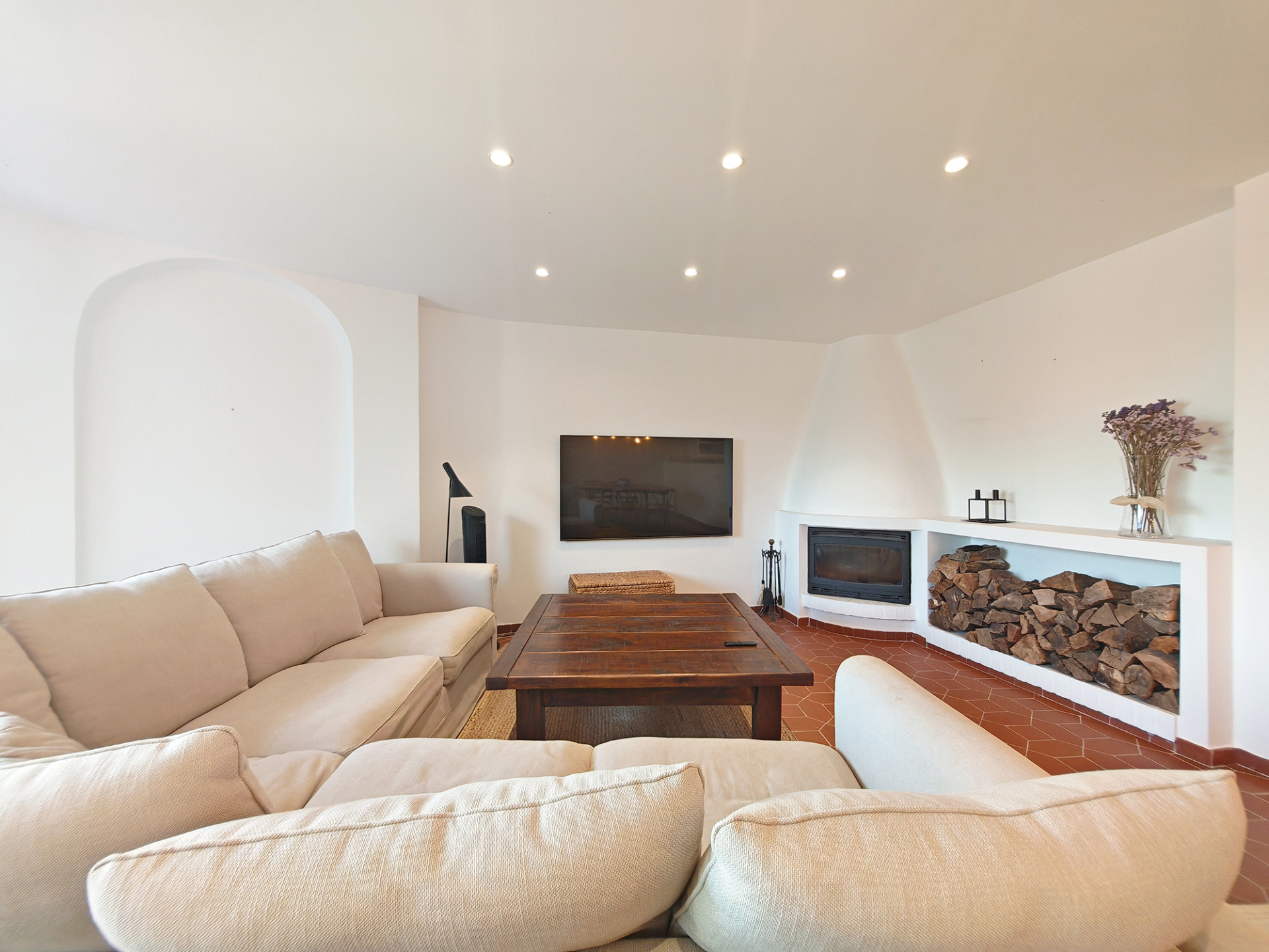 Casa Adosada de 4 Dormitorios en venta en Los Monteros, Marbella