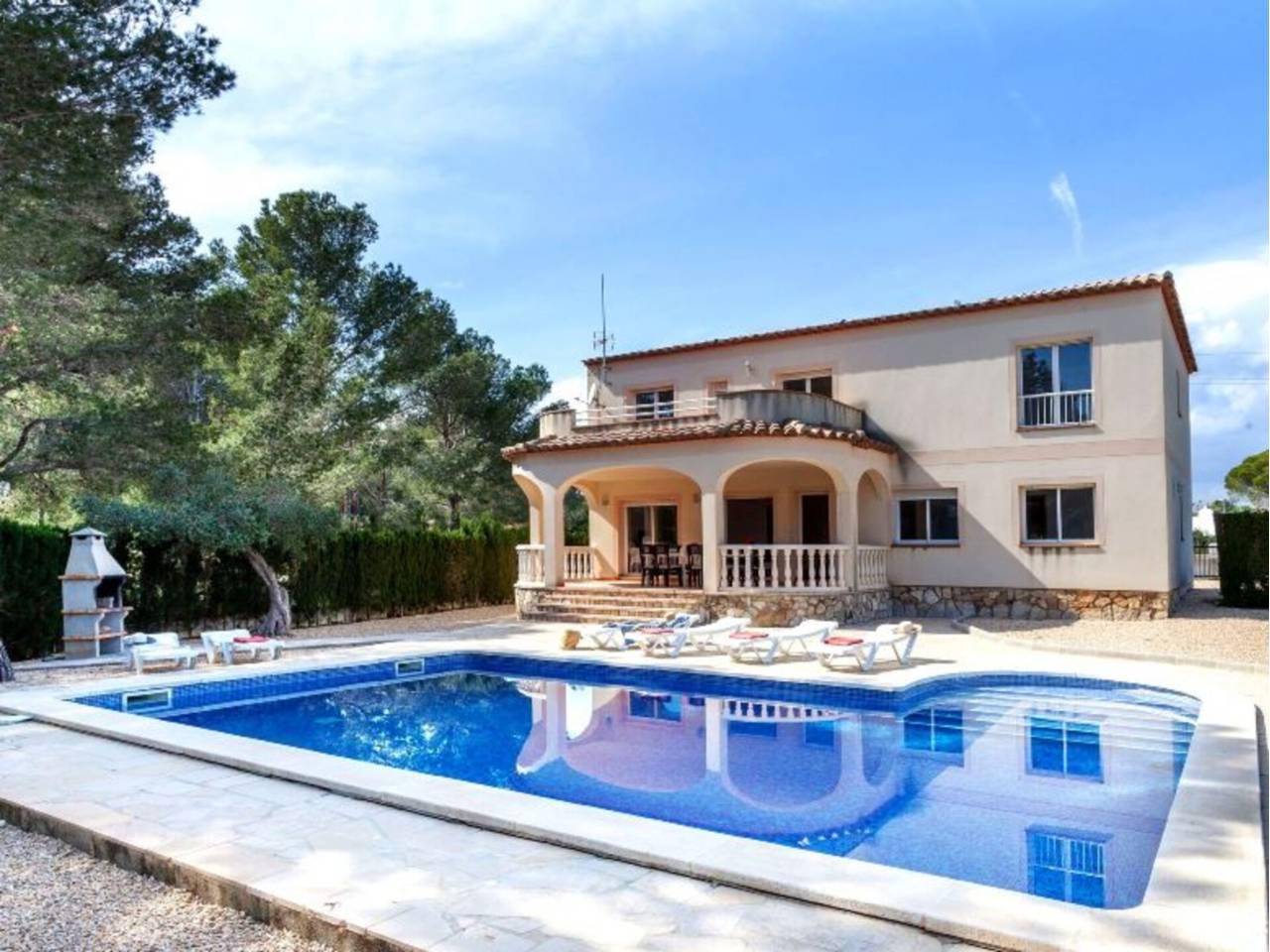 Casa Adosada de 8 Dormitorios y 4 Baños en alquiler vacacional en L'Ametlla de Mar