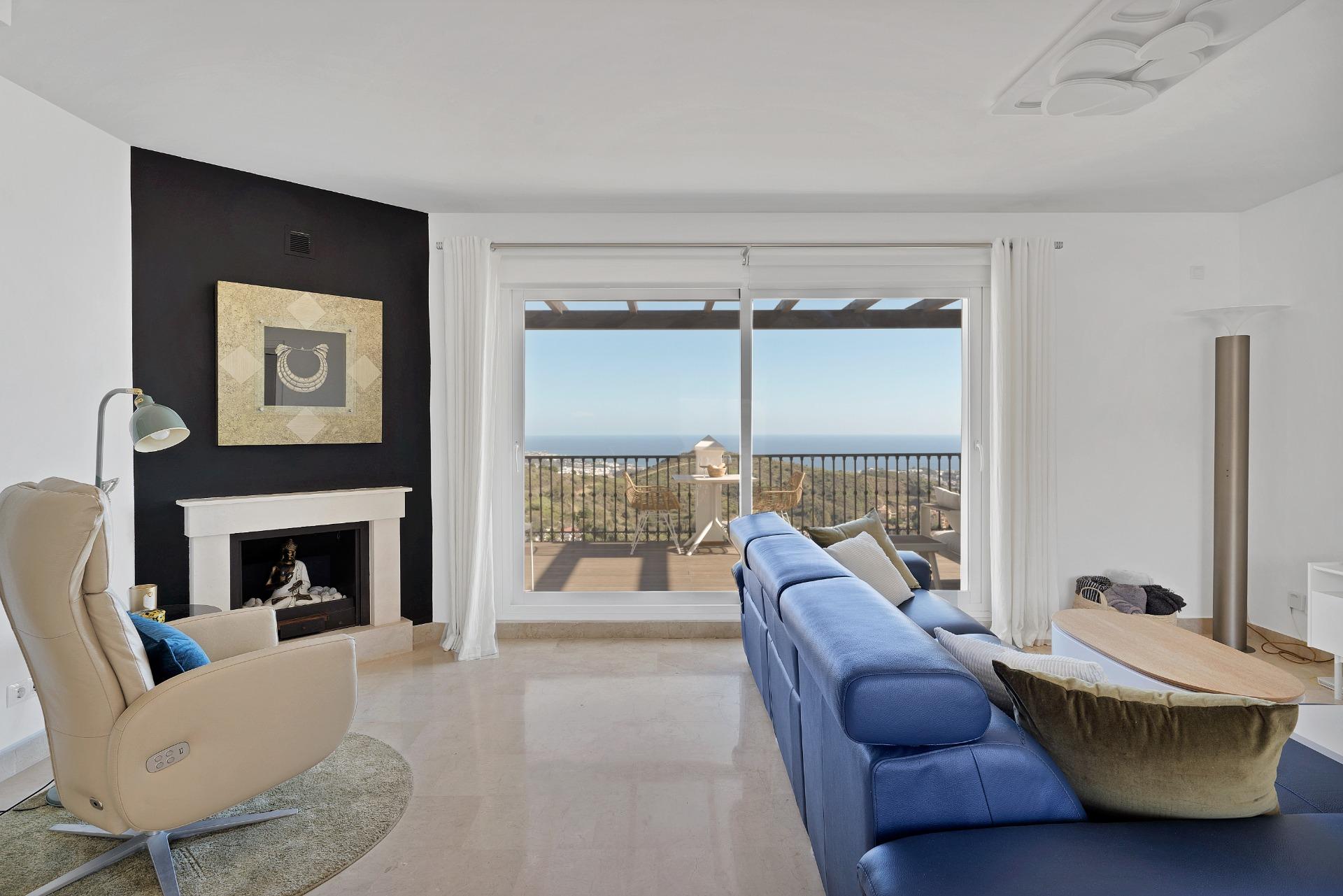 Ático de 2 Dormitorios y 2 Baños en venta en Calahonda, Mijas
