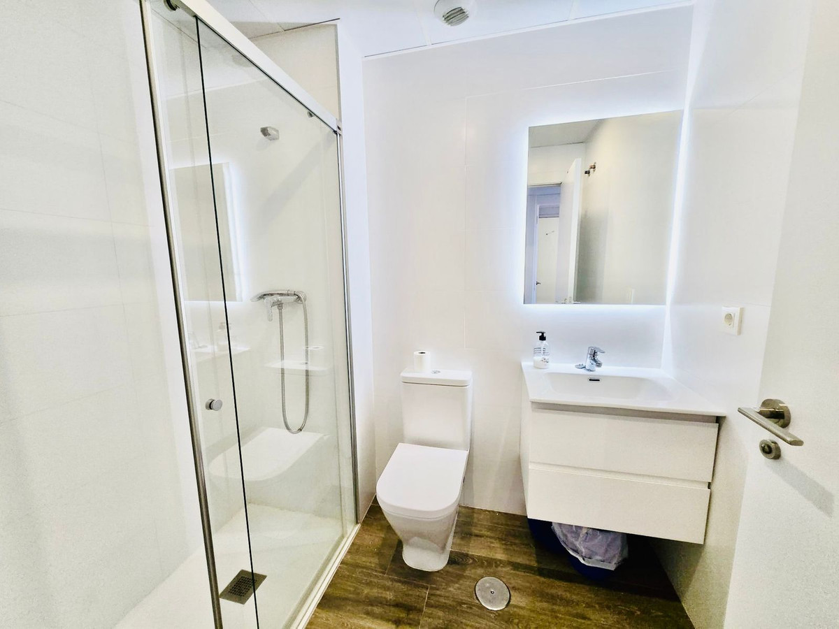 Piso de 3 Dormitorios y 2 Baños en venta en Nueva Andalucía, Marbella