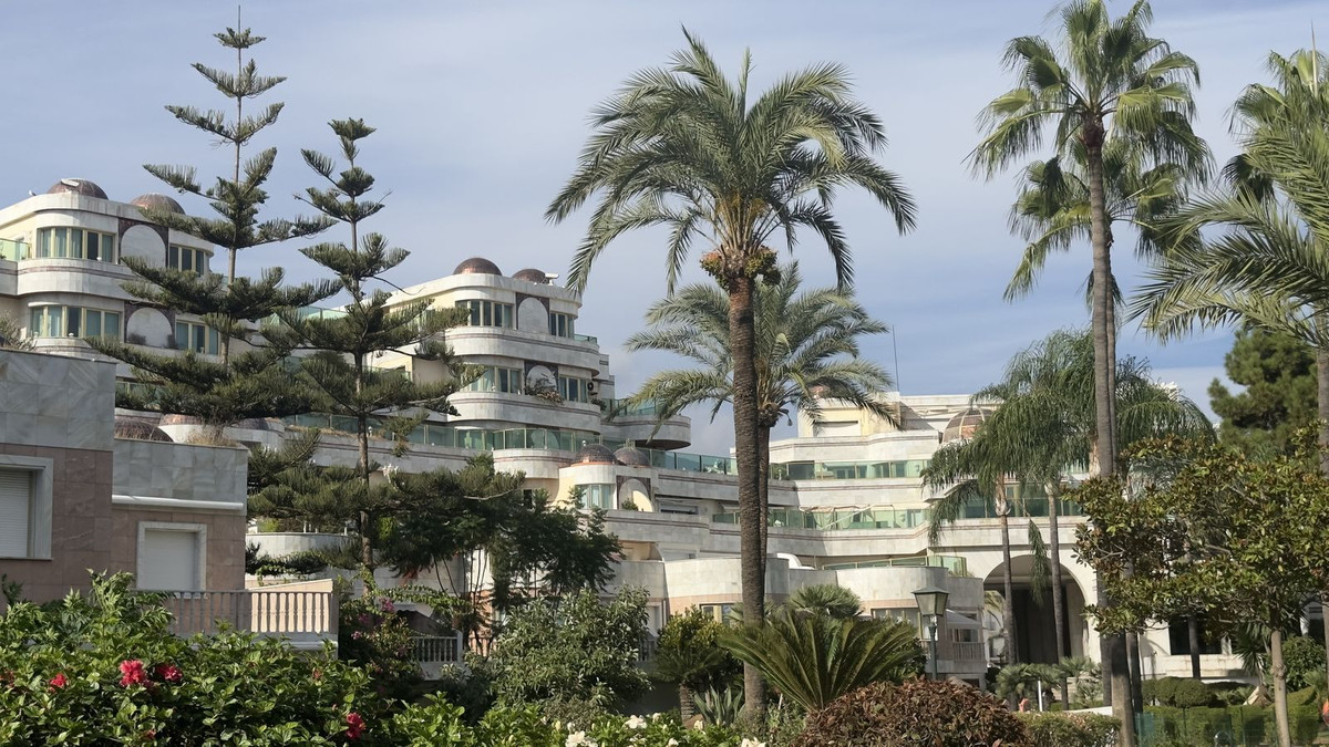 Piso de 3 Dormitorios y 3 Baños en venta en Puerto Banús