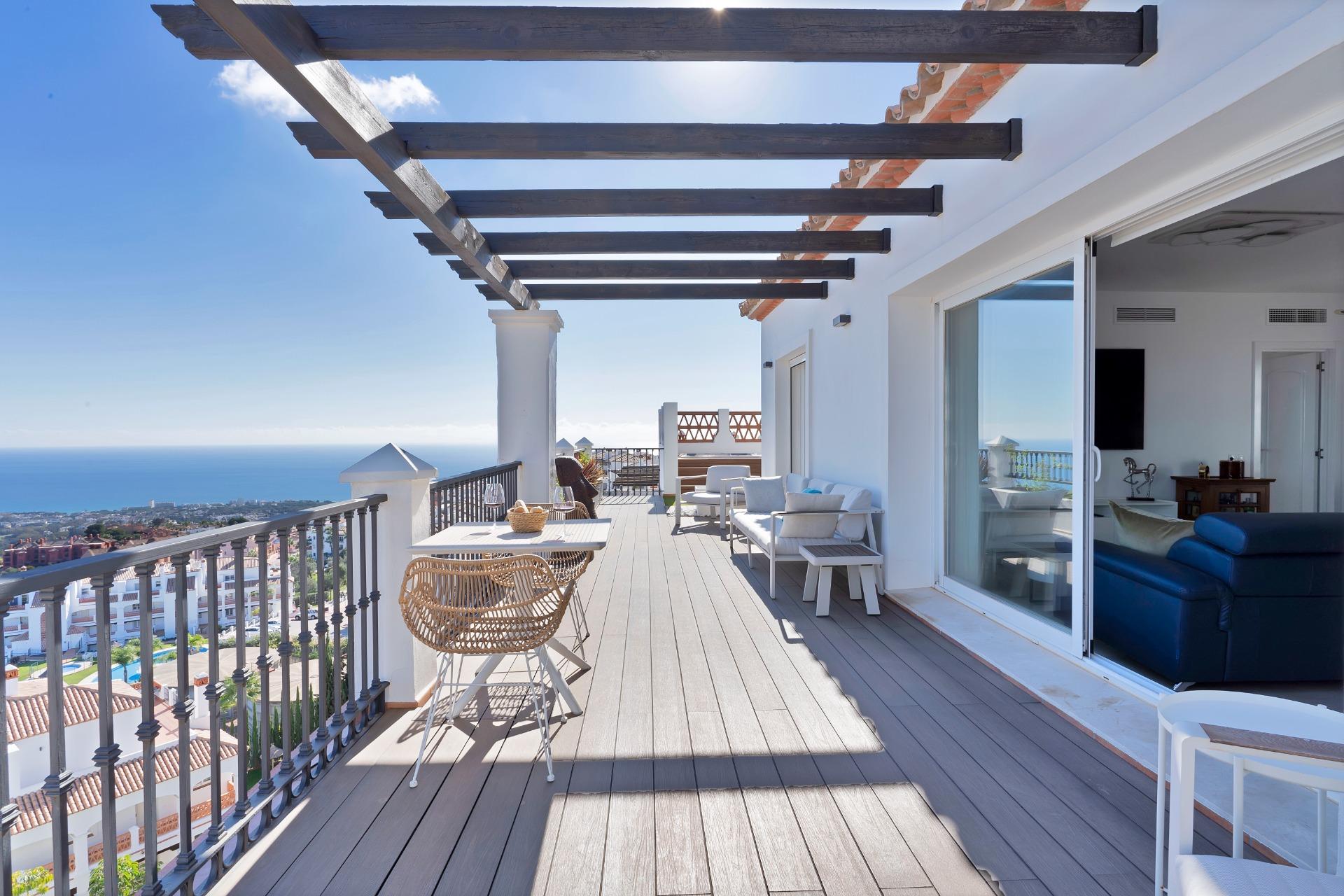 Ático de 2 Dormitorios y 2 Baños en venta en Calahonda, Mijas