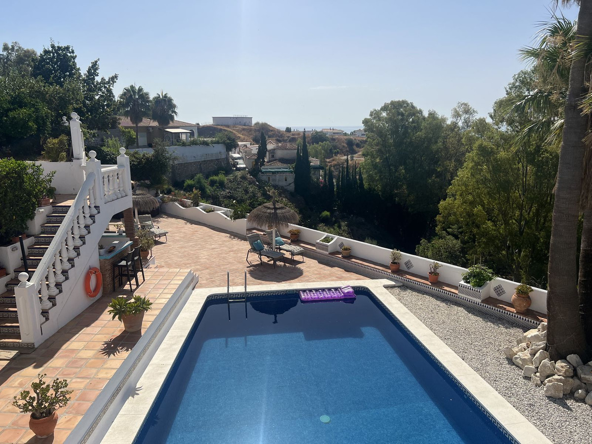 5 спални, 4 бани - Вила за продажба в Benalmadena