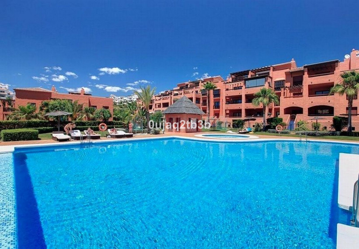 Piso de 2 Dormitorios y 2 Baños en venta en Benahavís