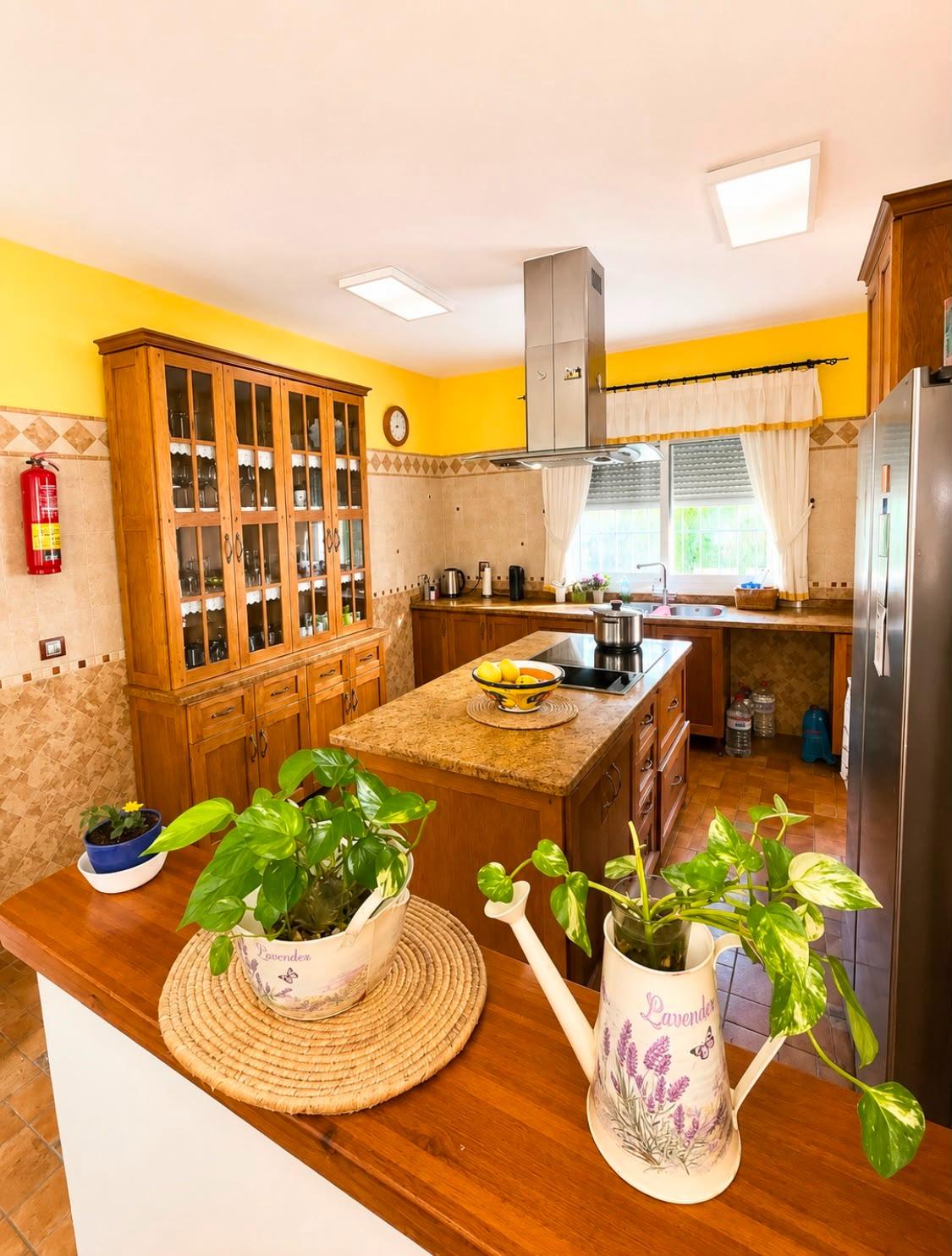 Casa de 4 Dormitorios en venta en Valtocado, Mijas