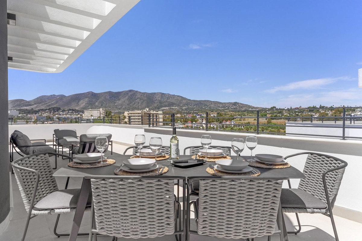 Ático de 2 Dormitorios y 2 Baños en venta en Torremolinos