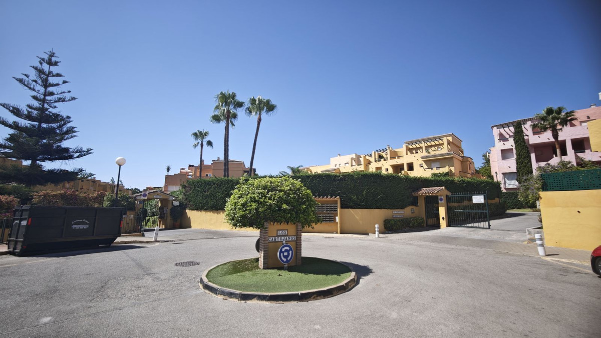 Piso de 2 Dormitorios en venta en Guadalmina Alta, San Pedro de Alcántara