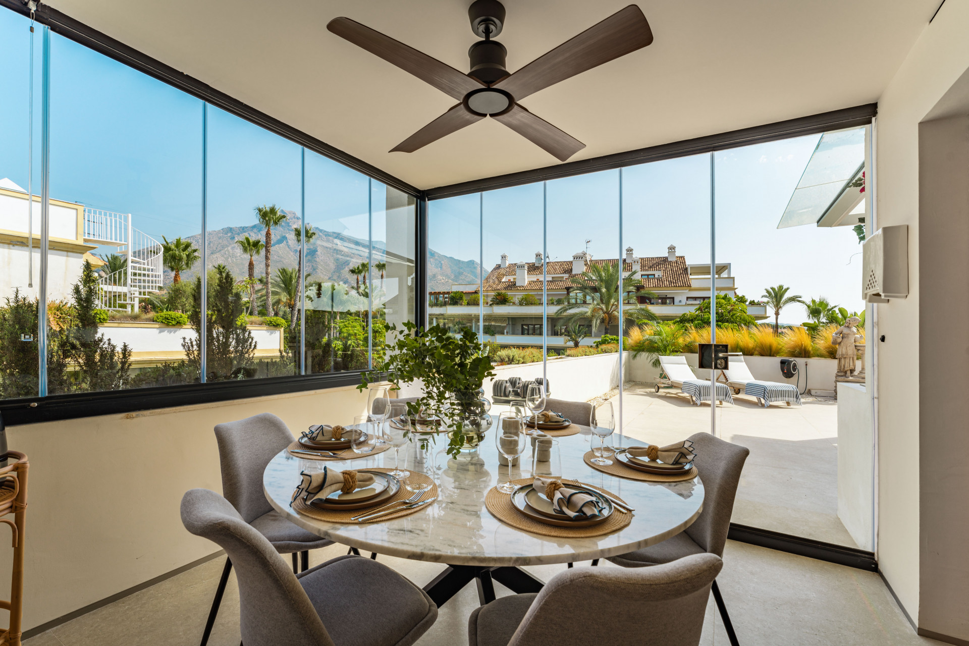 3 Bed, 3 Bath - Penthouse for Sale in Marbella Golden Mile