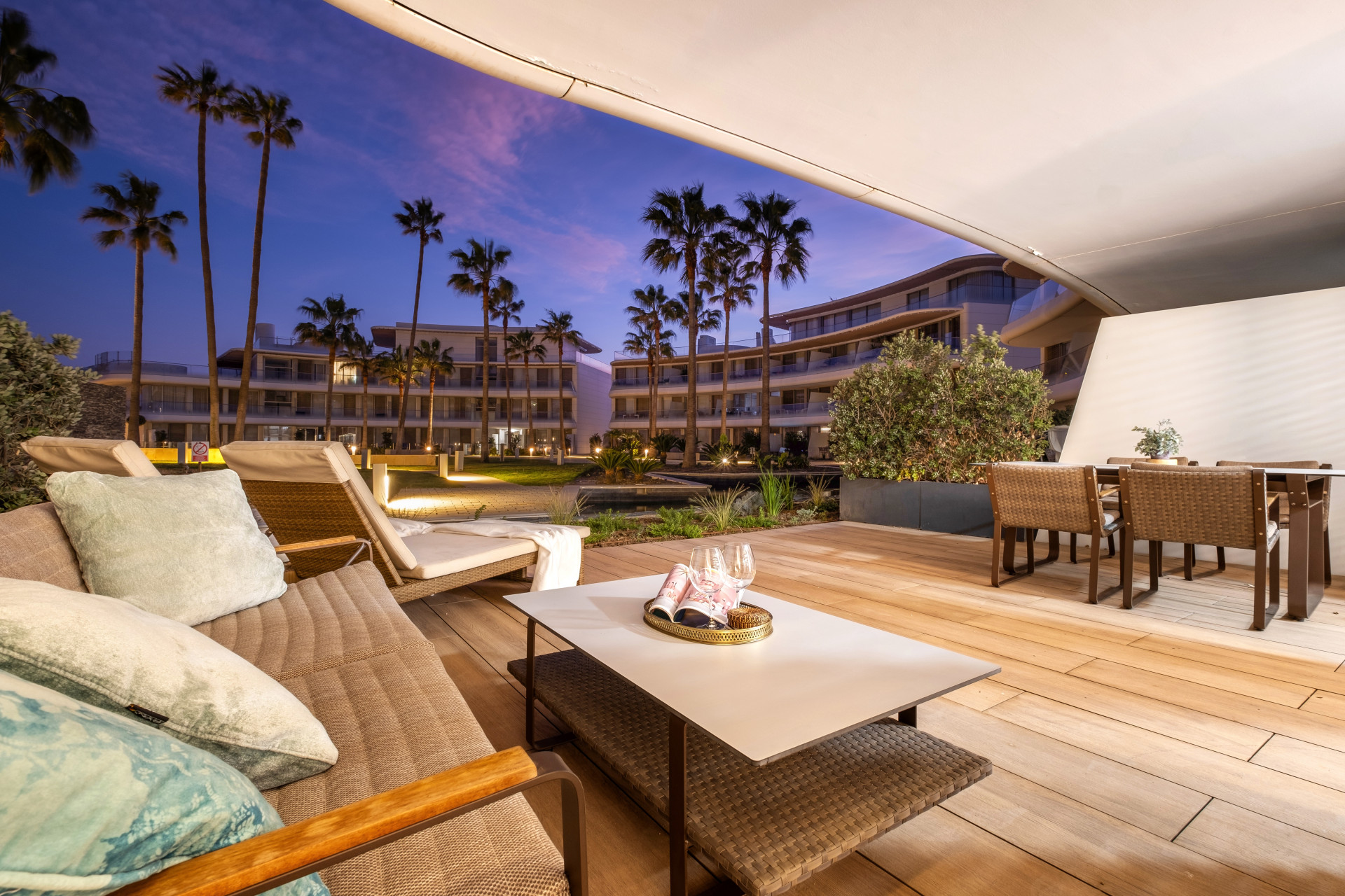 Piso de 2 Dormitorios en venta en Estepona