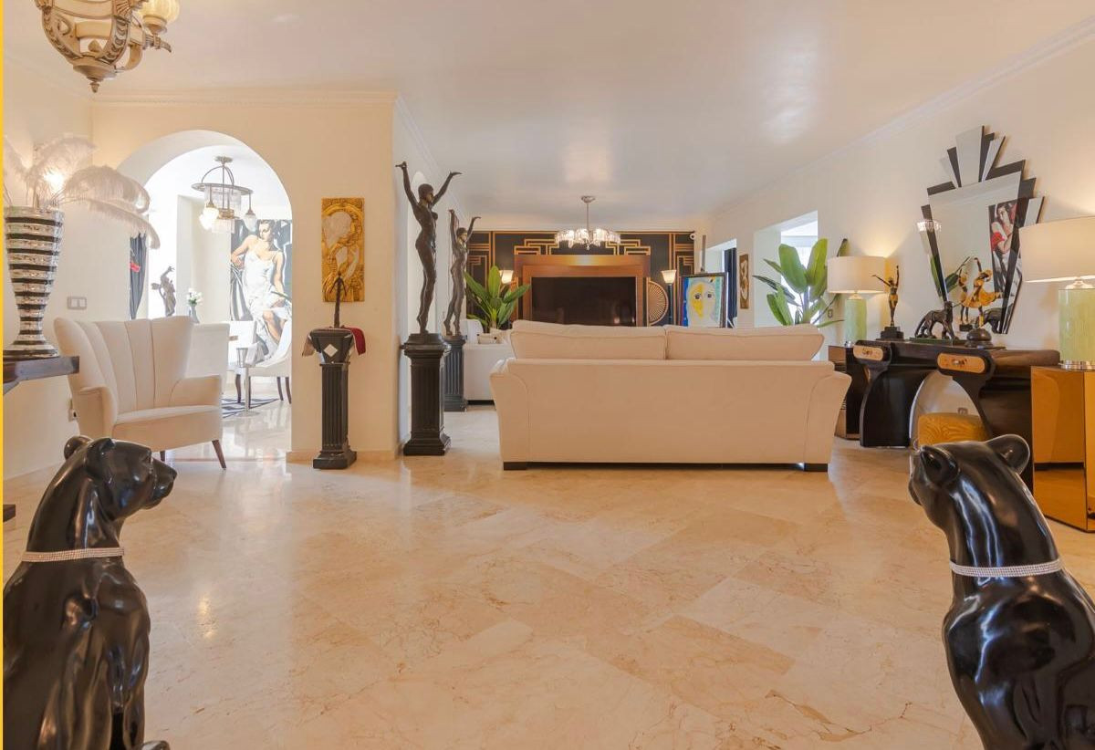 Ático de 3 Dormitorios y 2 Baños en venta en San Pedro de Alcántara