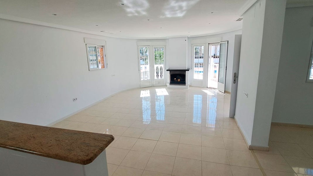 Finca de 3 Dormitorios y 3 Baños en venta en Catral