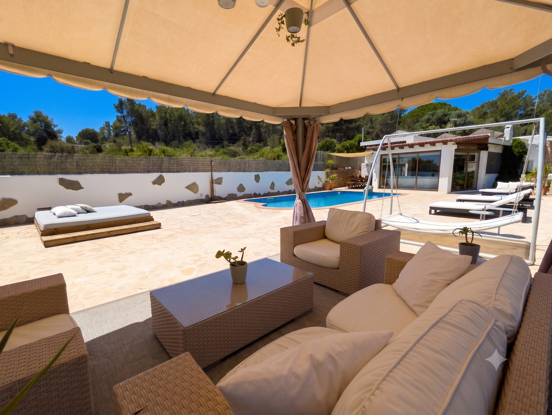 Finca de 6 Dormitorios y 5 Baños en venta en Sant Joan de Labritja